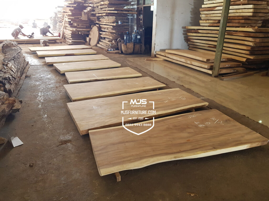 papan kayu solid trembesi suar