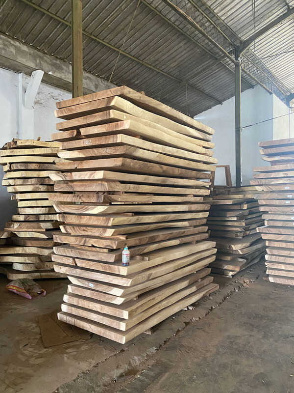papan kayu trembesi solid MJS Furniture