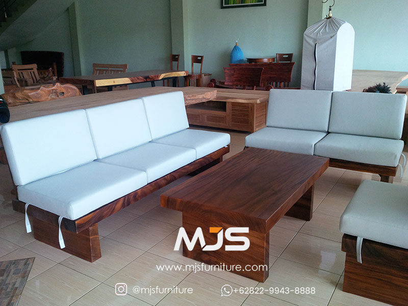 kursi tamu kayu solid trembesi