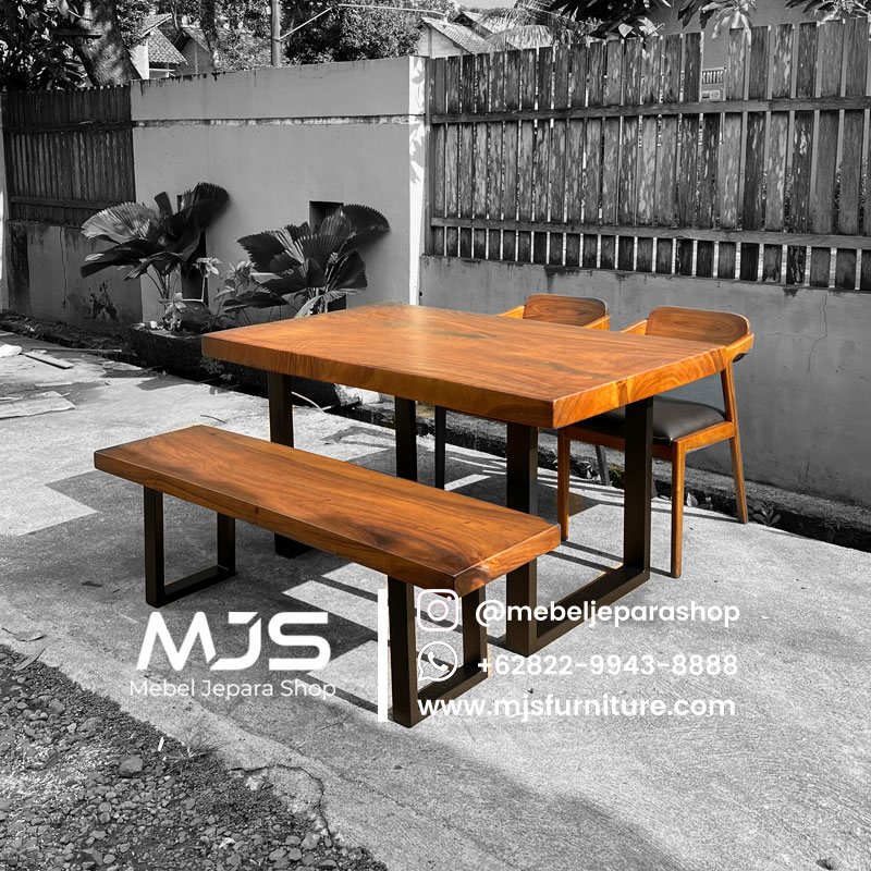 meja makan kayu trembesi kaki besi simple