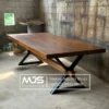 meja makan kayu solid industrial
