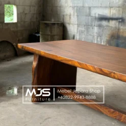 Meja Papan Solid