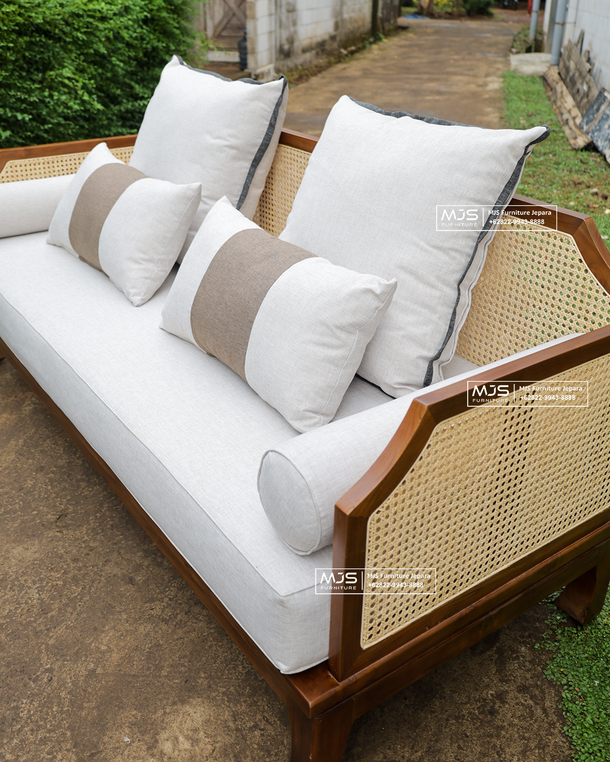 Sofa Rotan Kayu Jati Elegan