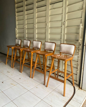 Kursi Bar Kayu Jati Scandinavian Sandaran Jok