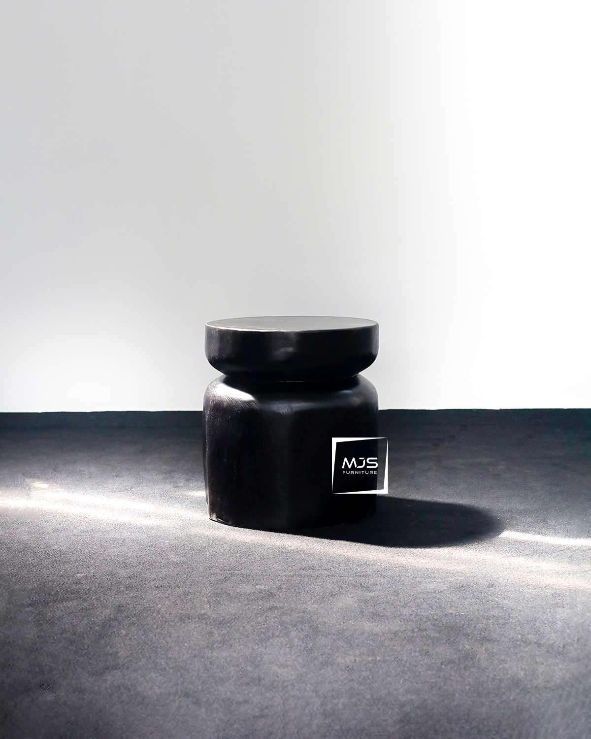 Bidak Black Wooden Stool Trembesi Solid