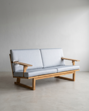 Sofa Kayu Jati Minimalis 2 Seater Dudukan Abu-abu Muda