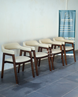 Kursi Cafe Armchair Kayu Jati Dudukan Sandaran Jok Cream
