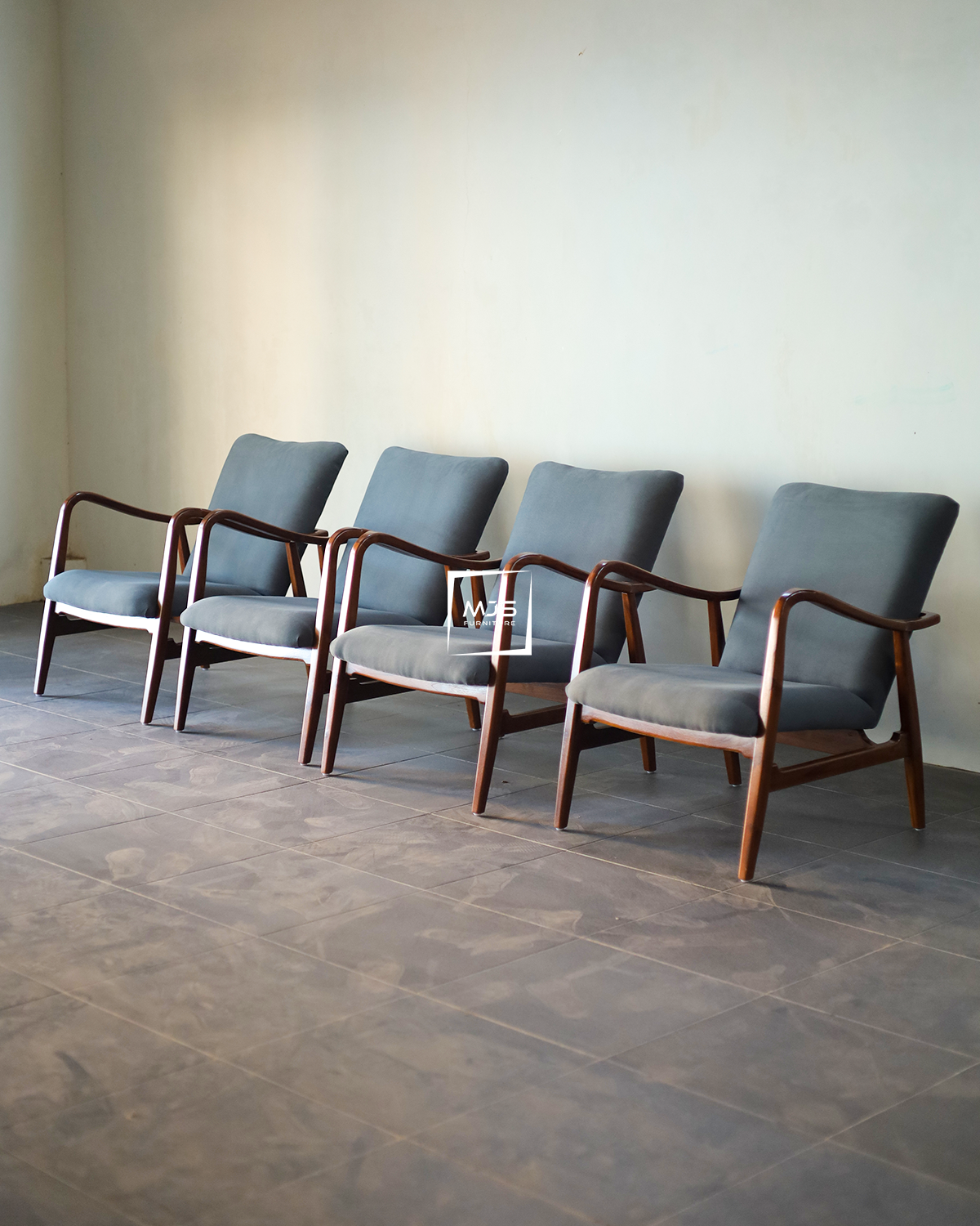 Kursi Santai Kayu Jati Retro Minimalis Jok Grey